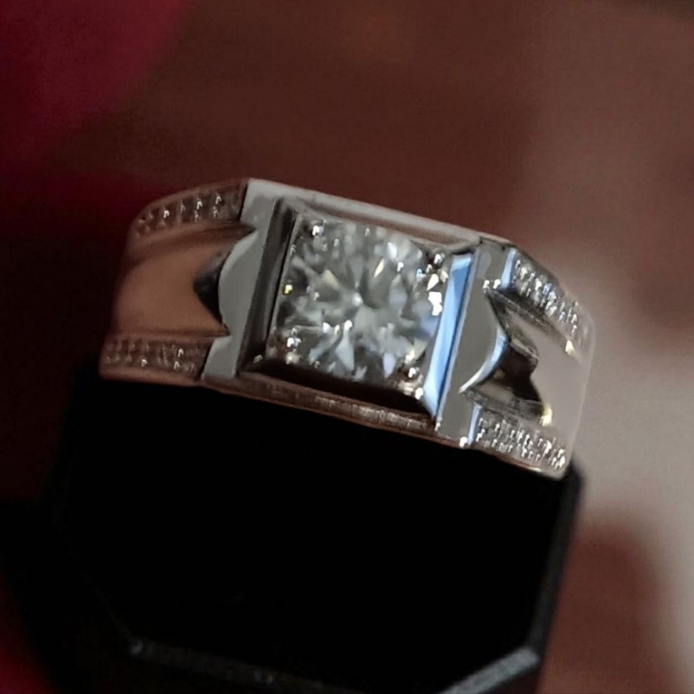 MOISSANITE BAND RING 925 STERLING SILVER ADJUSTABLE 9-11